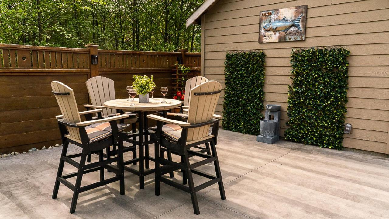 Wild Pacific Guest Suites Ucluelet Buitenkant foto