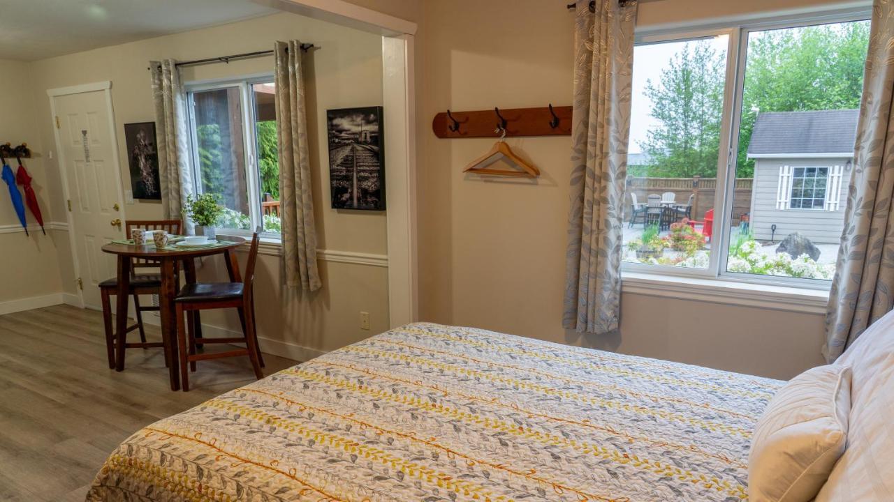Wild Pacific Guest Suites Ucluelet Buitenkant foto